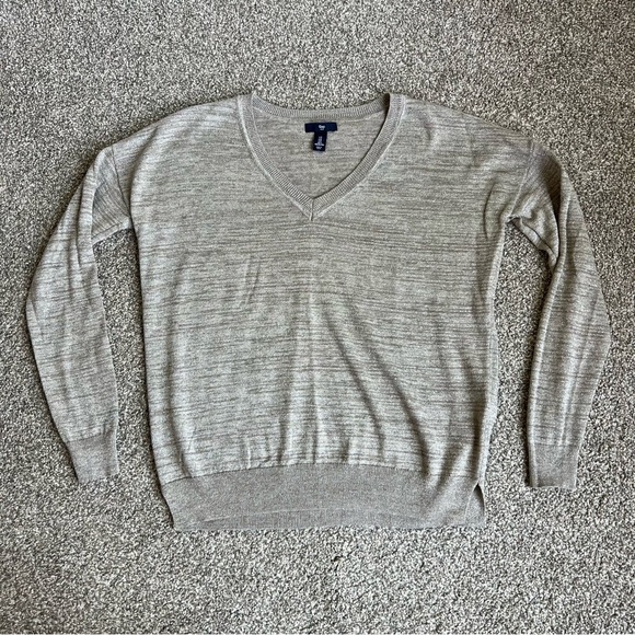 GAP Sweaters - Gap Silver/Gold Metallic V-neck Long Sleeve Sweater, Size Small
